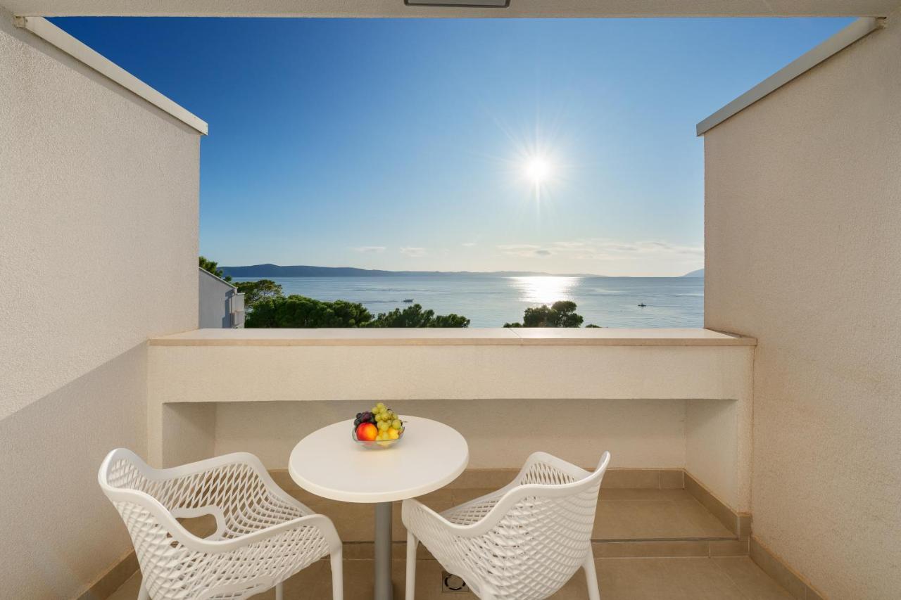 Angebot - Comfort Doppelzimmer im Pavillon mit Balkon, teilweisem Meerblick, Getränke zum Abendessen, Parkplatz und Sonnenliegen